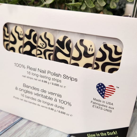 Color Street Glow In The Dark Halloween Set - Picture 3 of 5